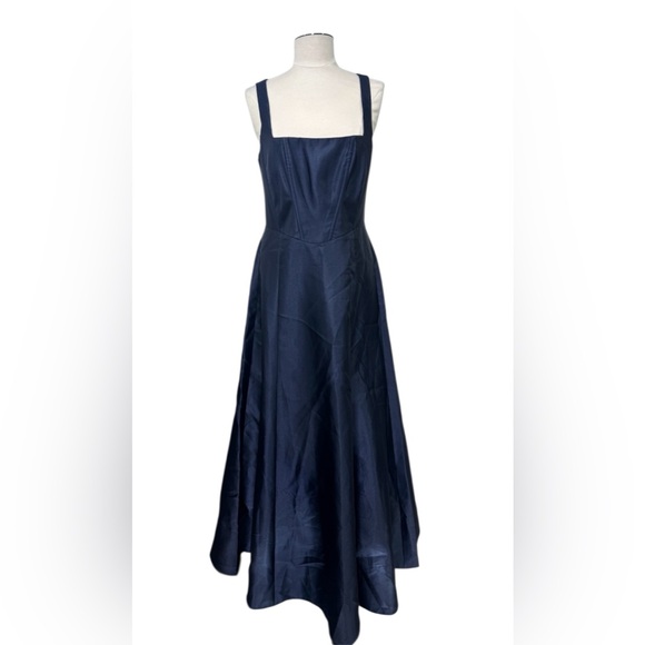 The Alfred Sung Midnight Blue Corset Satin Gown in size 6 - Picture 4 of 8